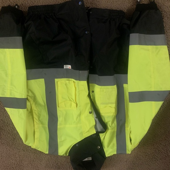Reflective work jacket - Picture 2 of 7